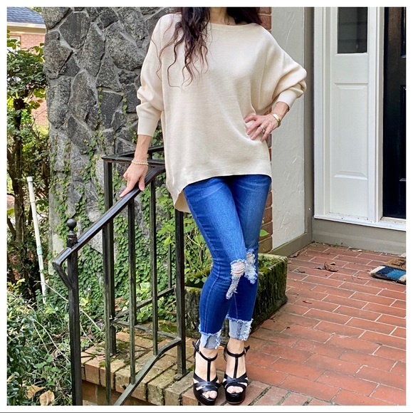 #03 Scooped neck loose fit soft gorgeous sweater - Picture 8 of 8